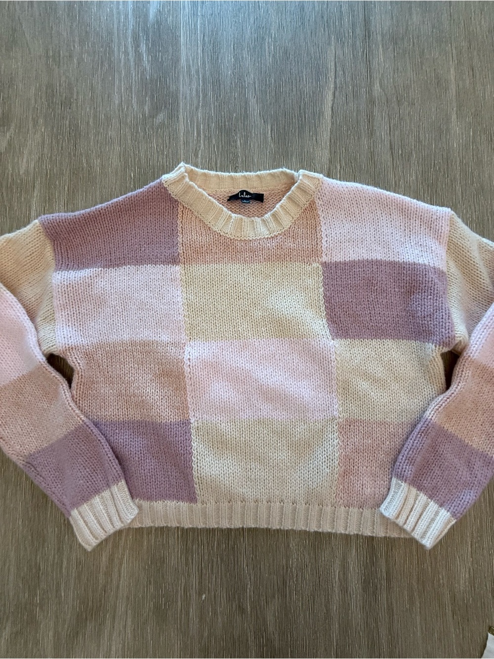 Lulu's Pastel Pink & Cream Check V‑Neck Sweater